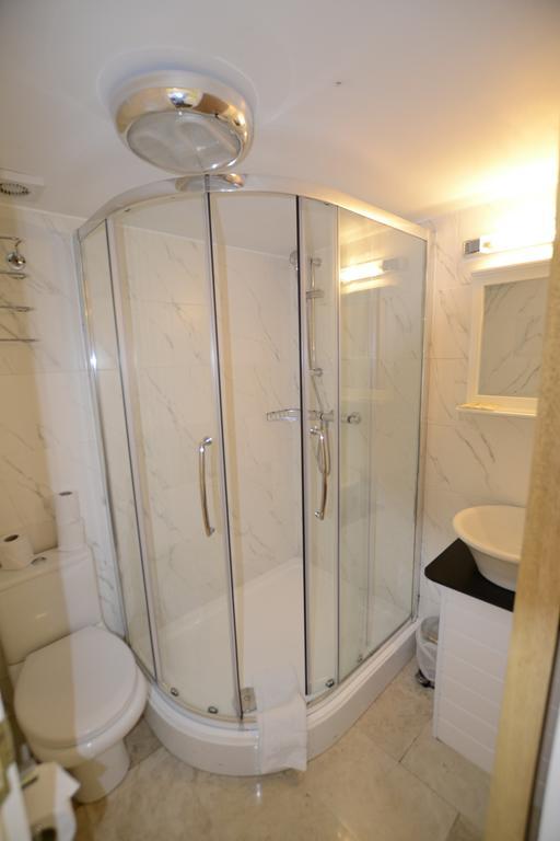 Hotel Cranbrook 2*