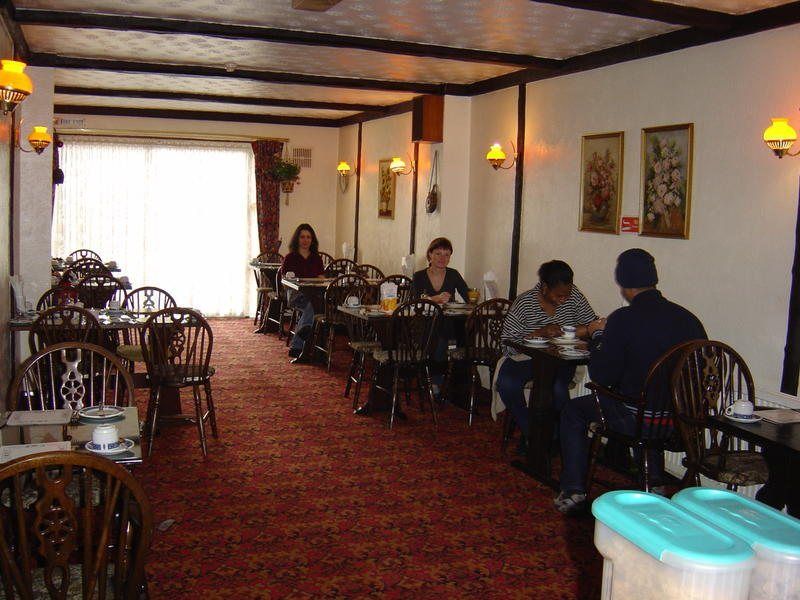 Cranbrook Hotel 2*