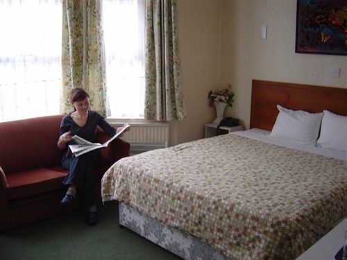 Cranbrook Hotel Ilford