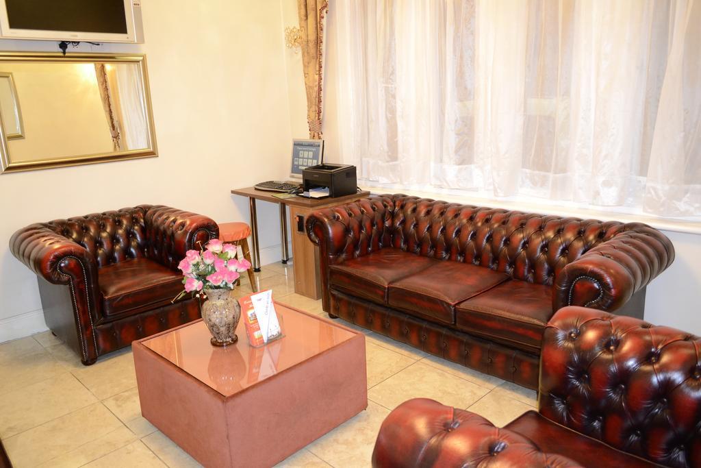 Cranbrook Hotel 2*