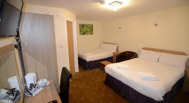 Cranbrook Hotel 2*