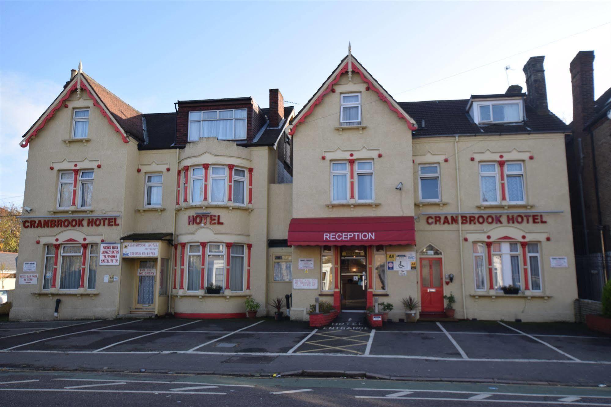 Hotel Cranbrook 2*