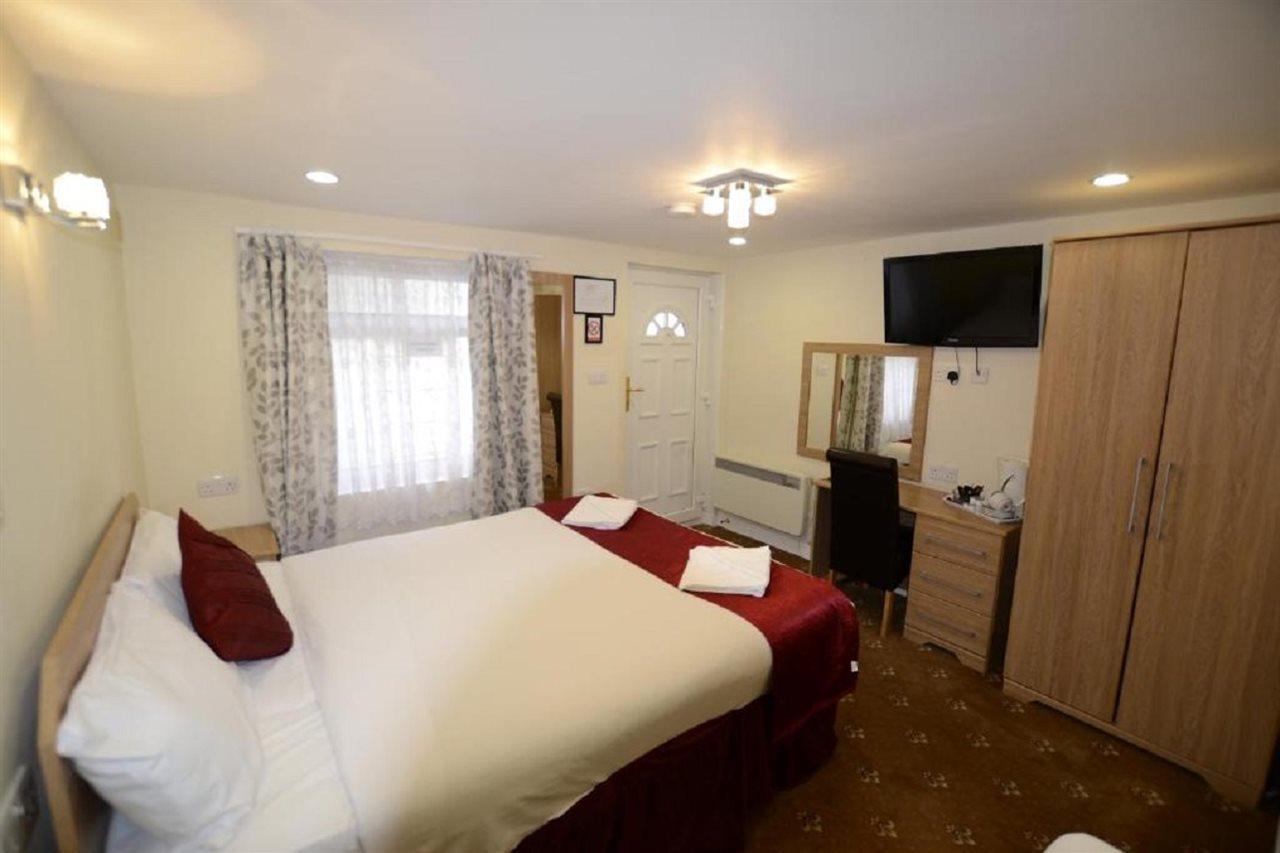 Cranbrook Hotel 2*